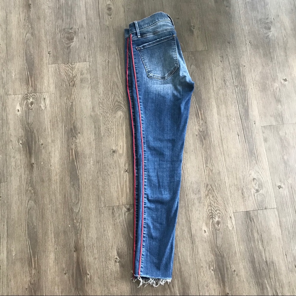 Size 4 medium wash ankle jeans